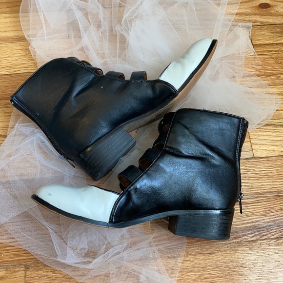 Zigi Soho black & white western buckle booties - Picture 4 of 11